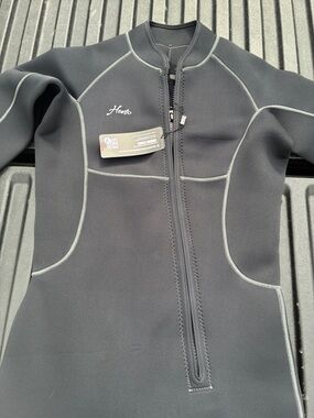 Hevto Black Front-Zip Neoprene Wetsuit Top NWT